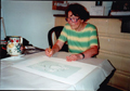 Maria Lassnig in ihrer Wiener Atelierwohnung 2000